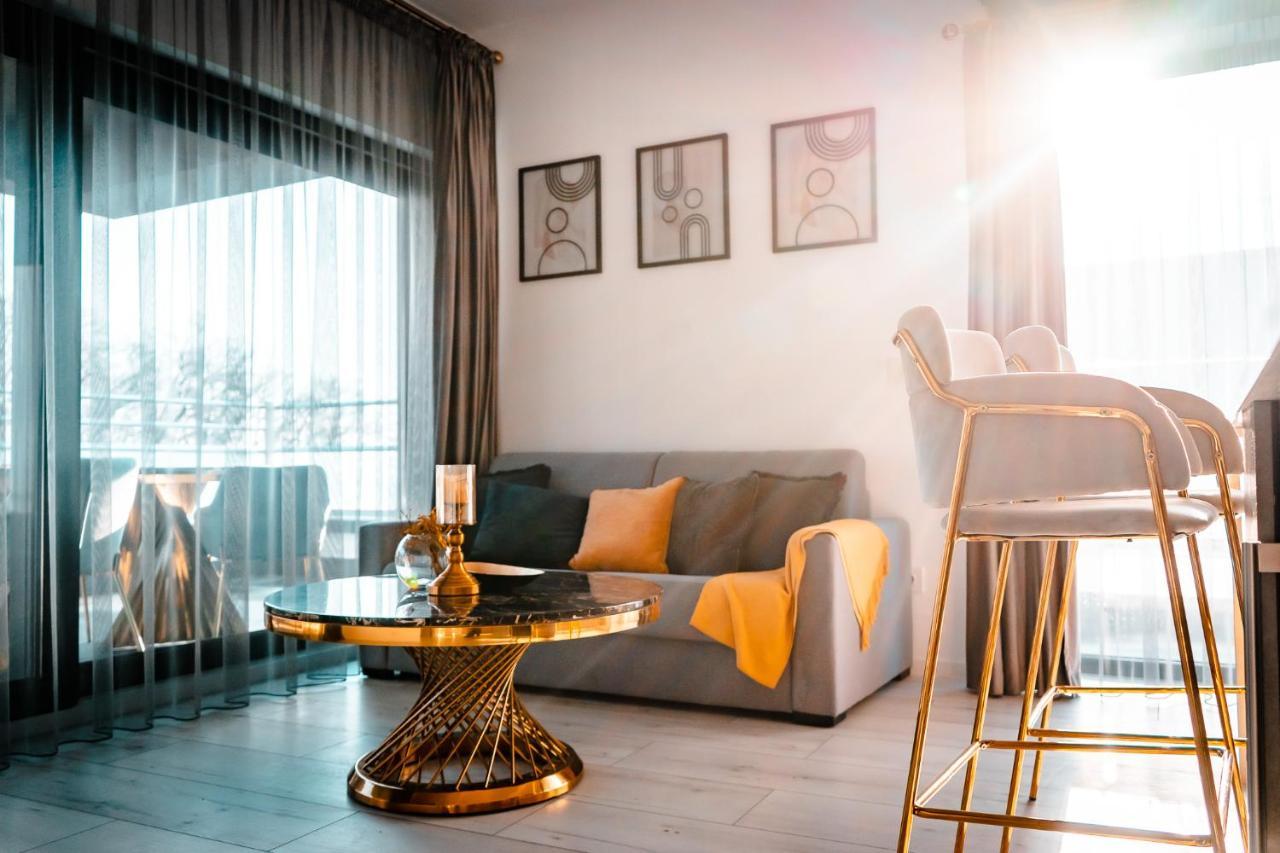 Luxury Family Apartment With Private Parking And Forest View Тимишоара Экстерьер фото