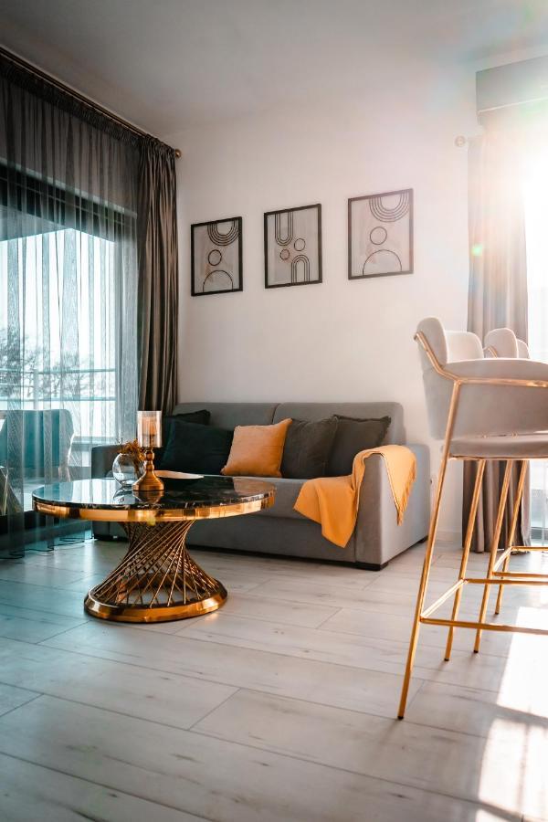 Luxury Family Apartment With Private Parking And Forest View Тимишоара Экстерьер фото
